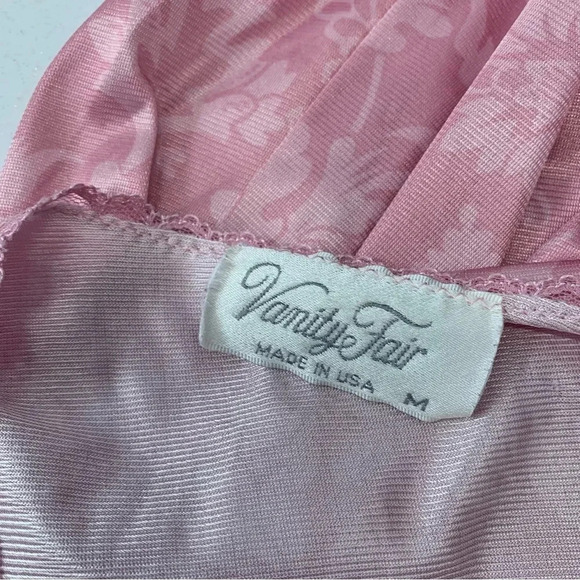 Vintage Vanity Fair Nightgown Medium Pink Short Flutter Sleeve Lace Detail USA - Picture 8 of 14